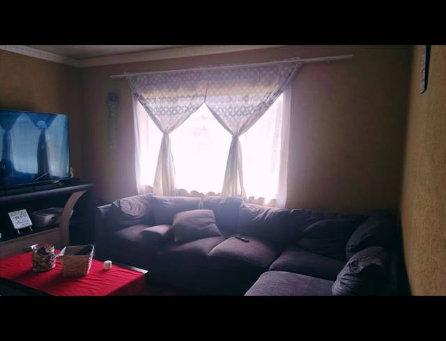 2 BEDROOM HOUSE TO LET IN SONLAND PARK